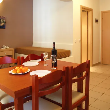 Caravel Hotel apartamentowy Ixia (Rhodes)