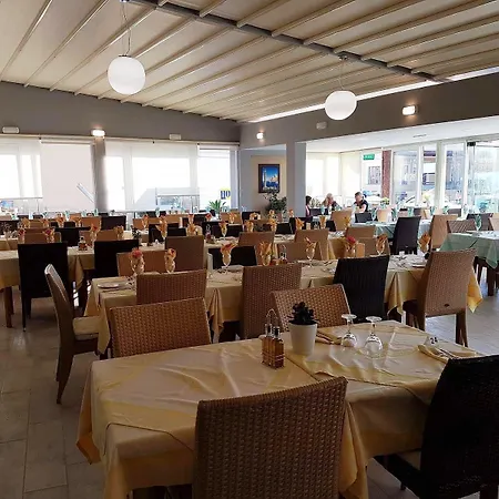 Apartmanhotel Caravel 3*