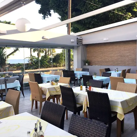 Hotel apartamentowy Caravel 3*